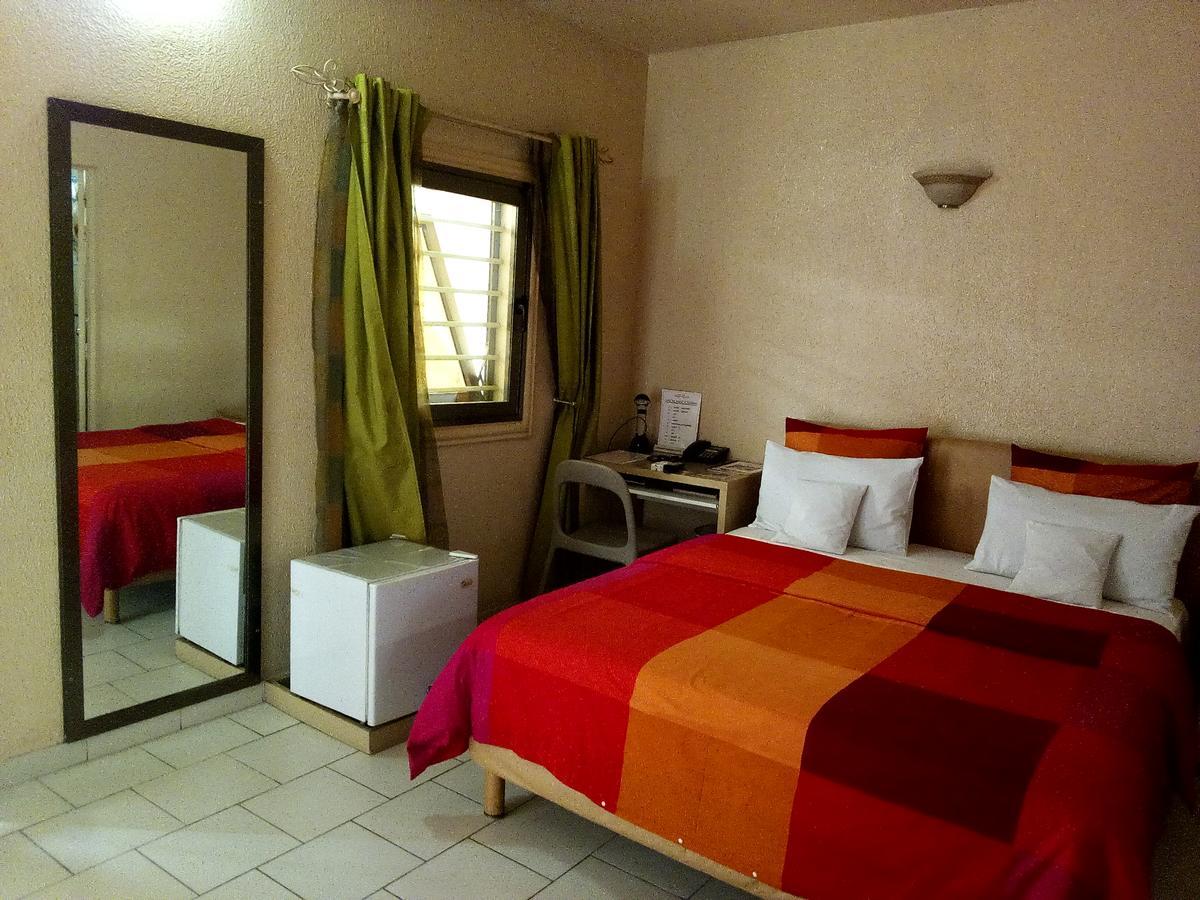 Hotel Saint Thomas Ломе Экстерьер фото