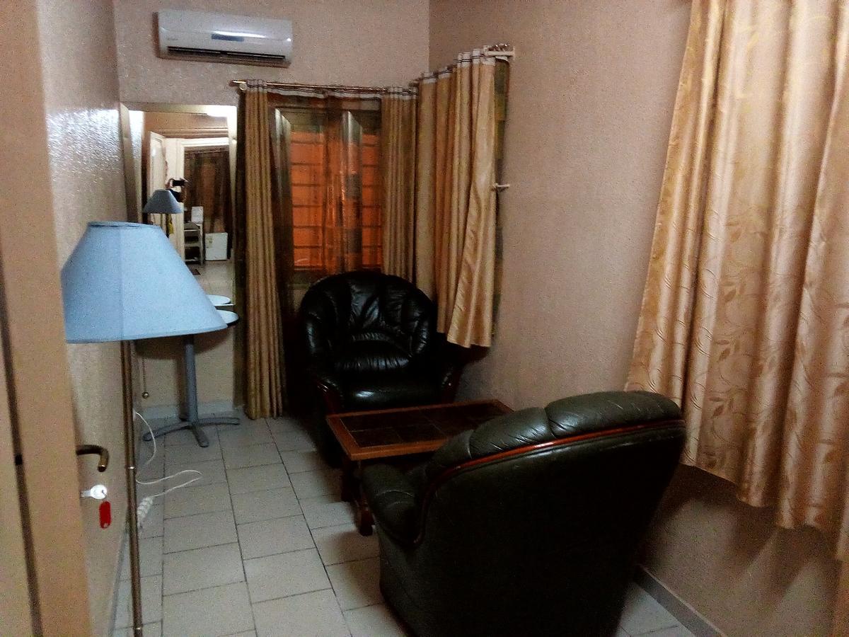 Hotel Saint Thomas Ломе Экстерьер фото