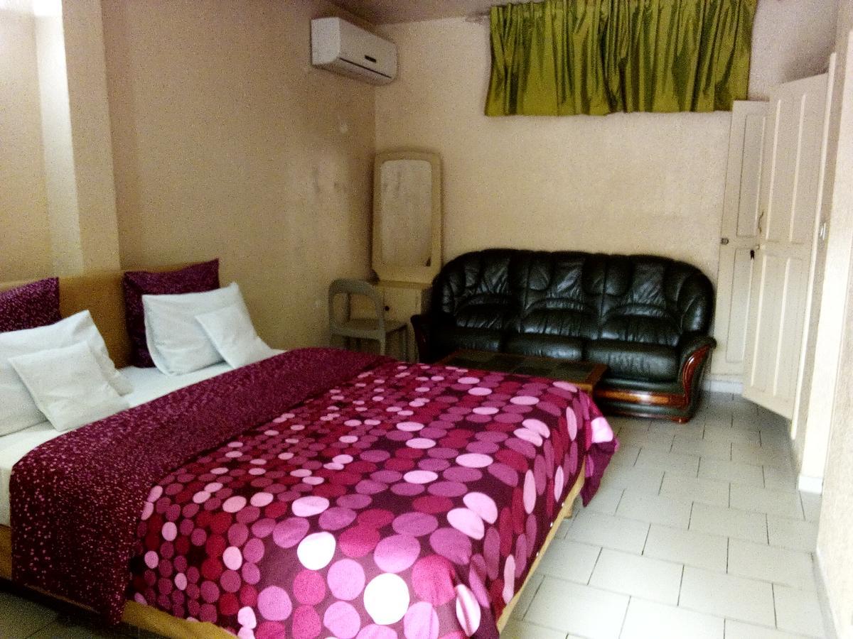 Hotel Saint Thomas Ломе Экстерьер фото